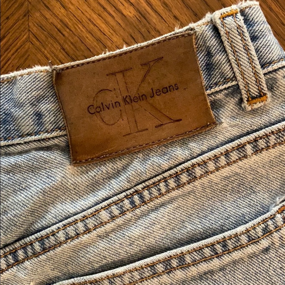 Calvin Klein Jeans |Vintage Hi-Rise Mom Jean Short - Picture 5 of 8
